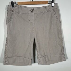 HILLARY & HANSON Women's Bermuda Stripped Shorts Size 8 Seersucker Look